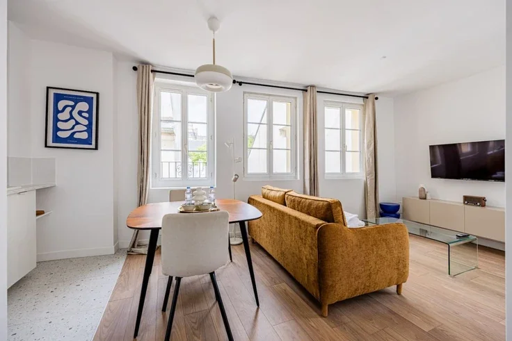 Flat Rue Mouffetard in Paris