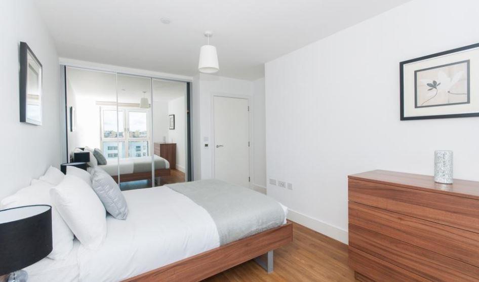Flat Cheyne Walk in Greater London