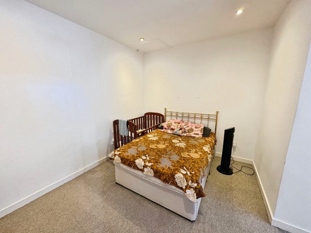 Flat Victoria Road in Rushmoor