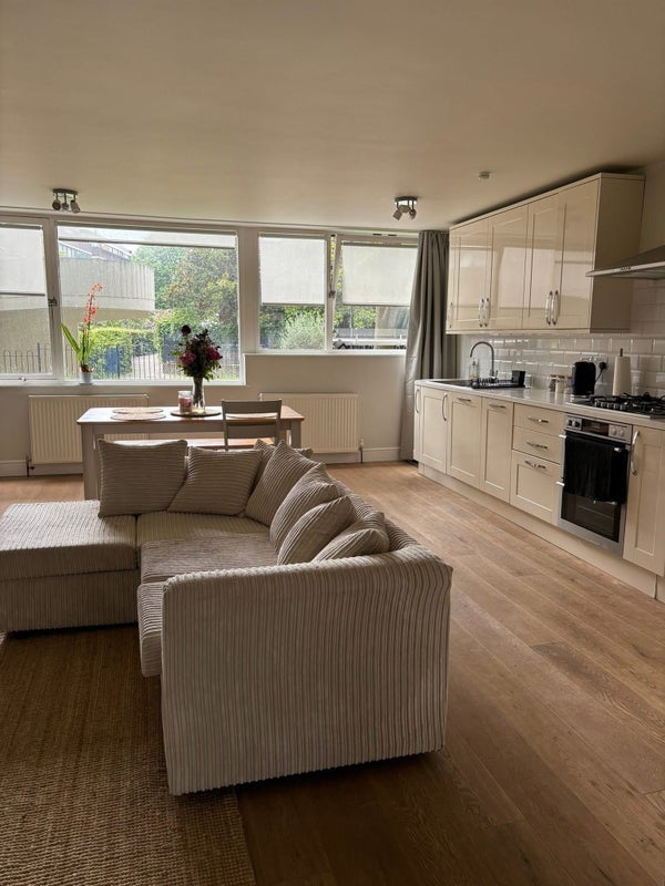 Room Camelford Walk in Greater London