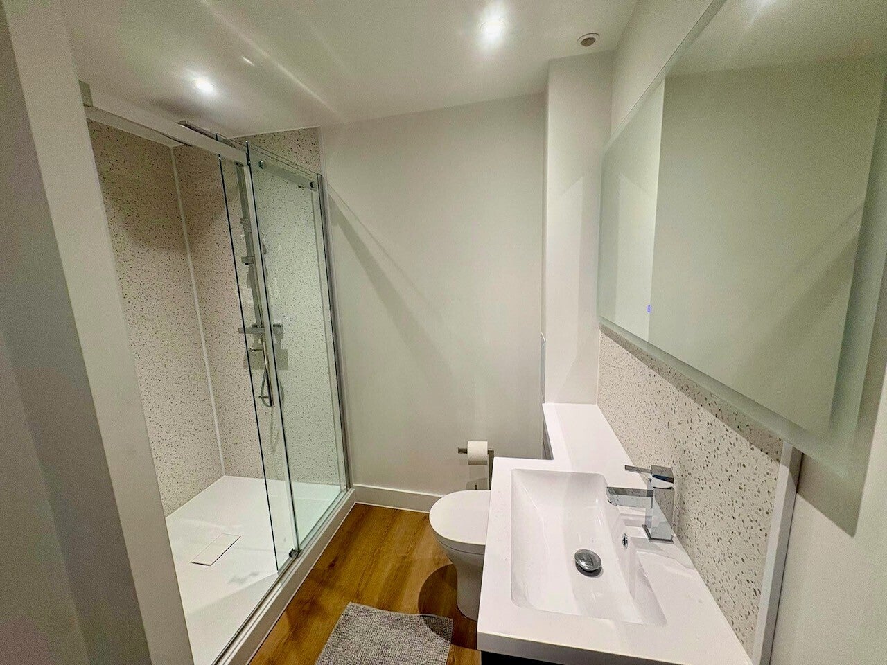 Room Cleveland Road in Gosport