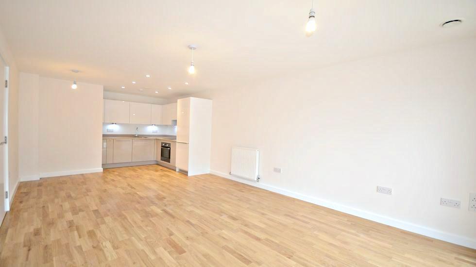 Flat Windsor Road in Slough