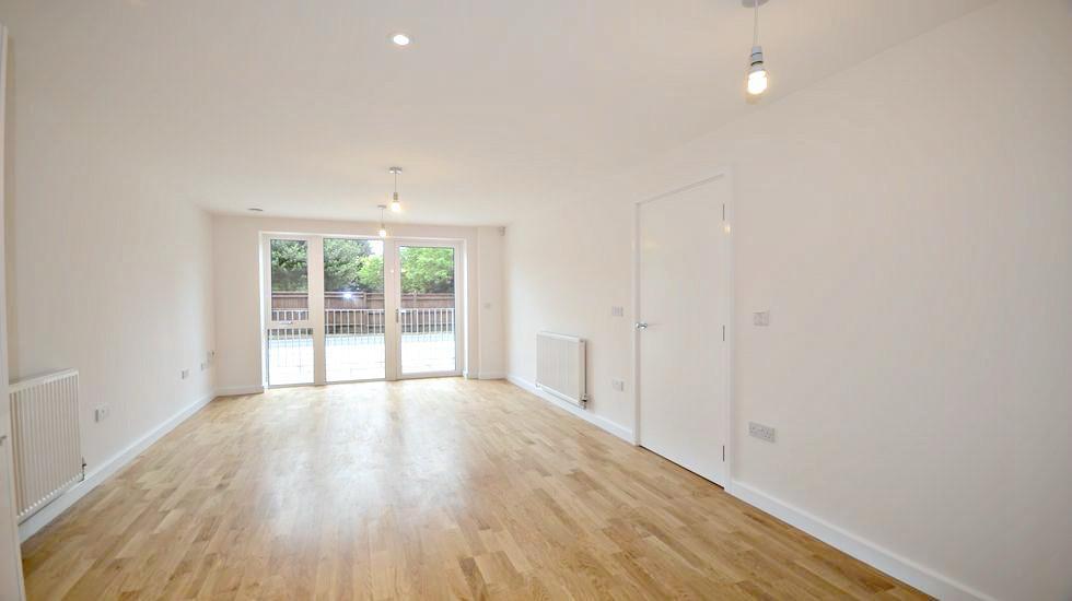 Flat Windsor Road in Slough