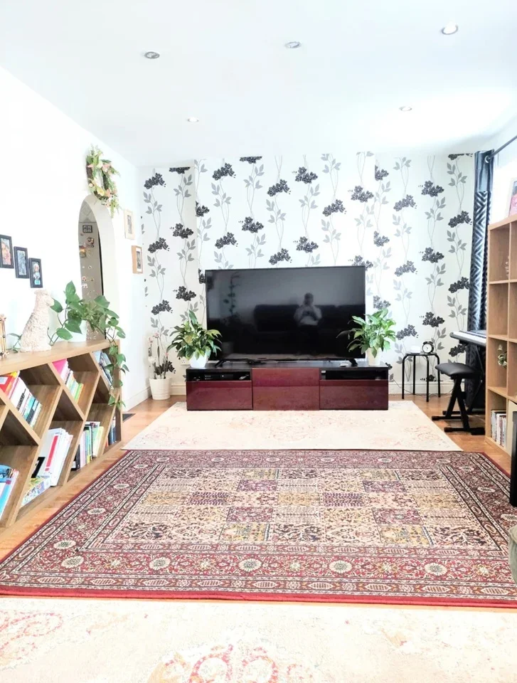 Flat Chafford Way in Grays
