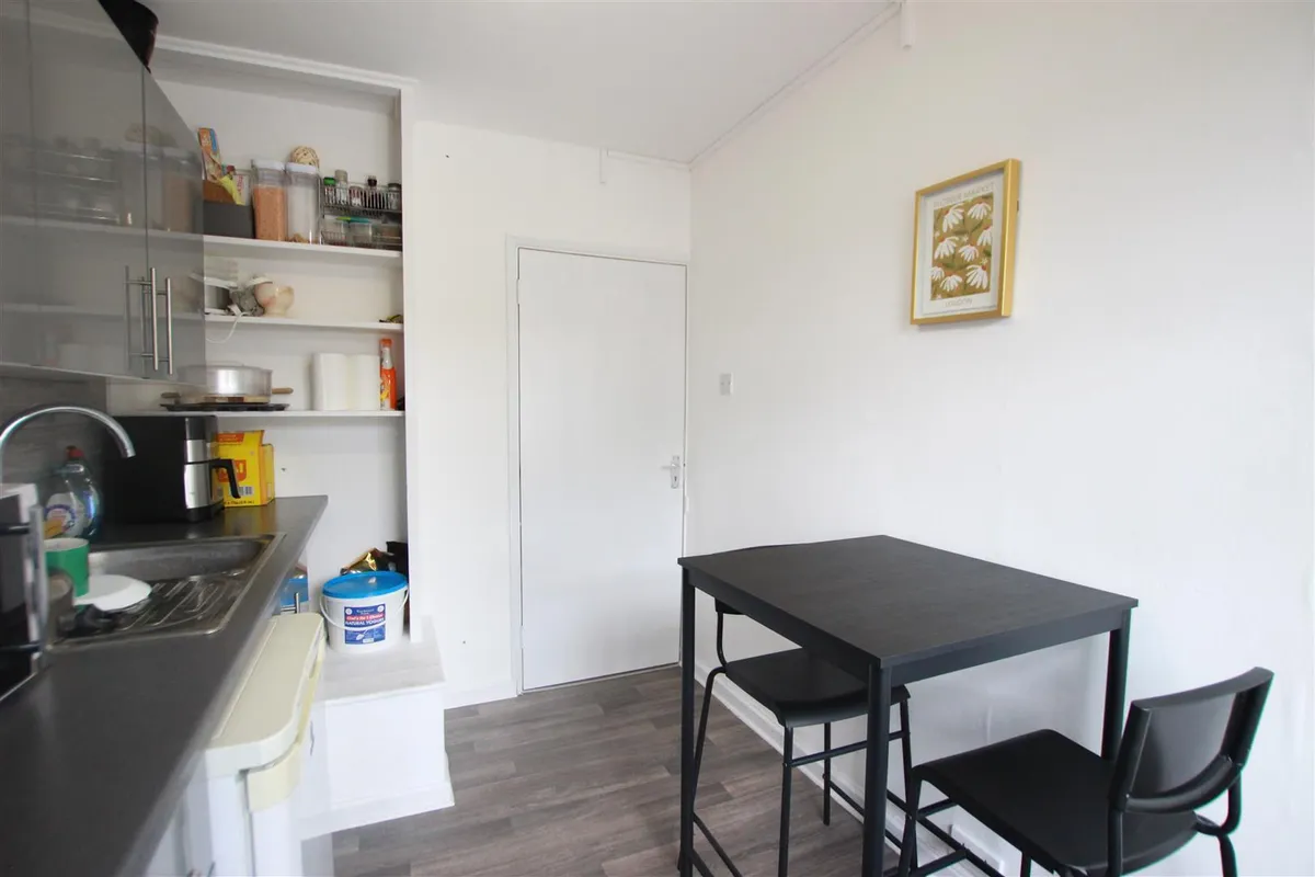 Room Mead Plat in Greater London