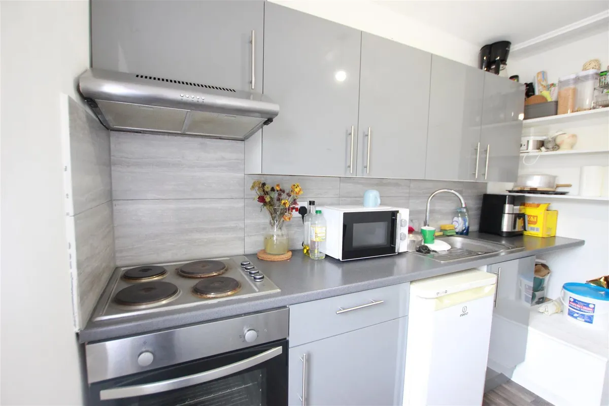 Room Mead Plat in Greater London