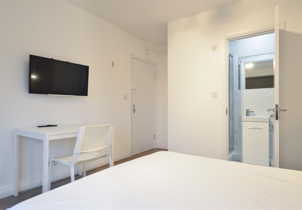 Room Woodland Way in Greater London
