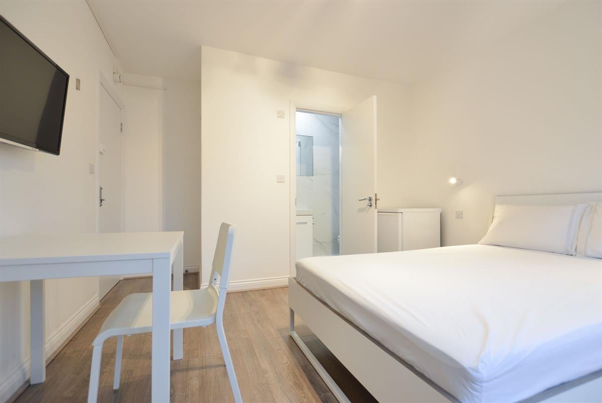 Room Woodland Way in Greater London