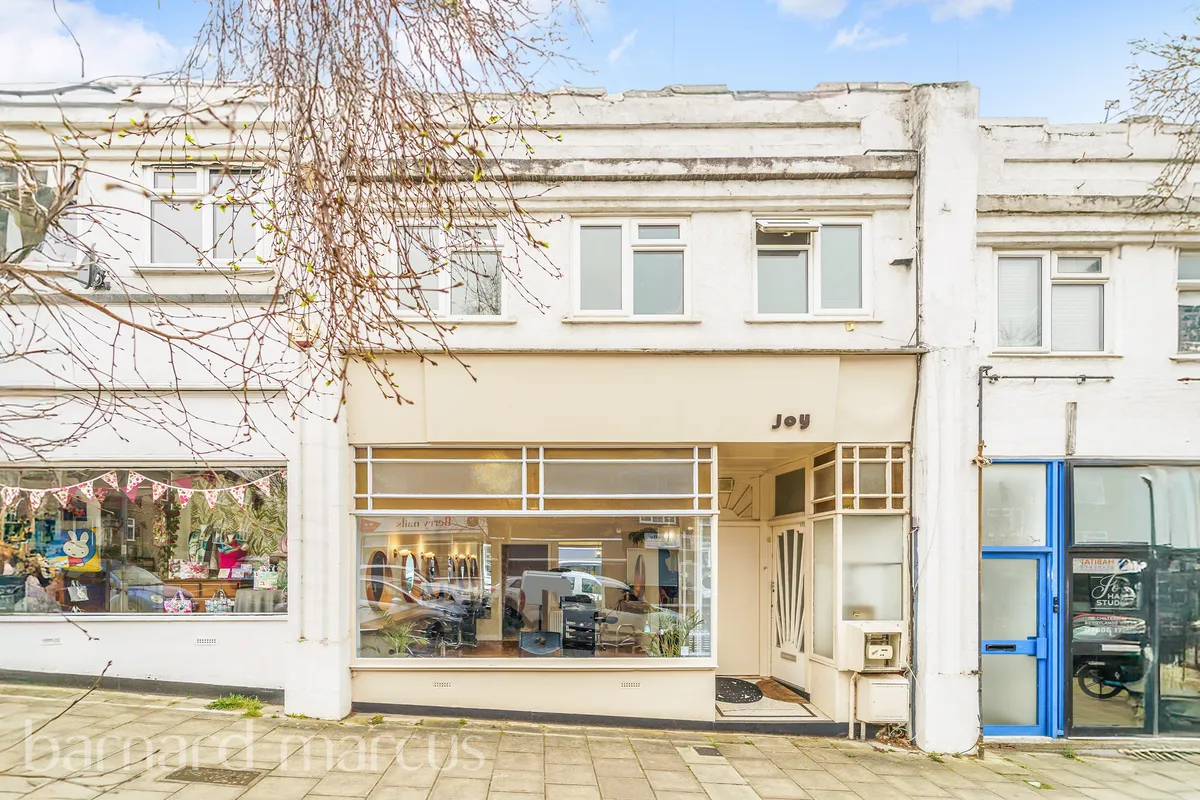 Flat Chiltern Drive in Greater London