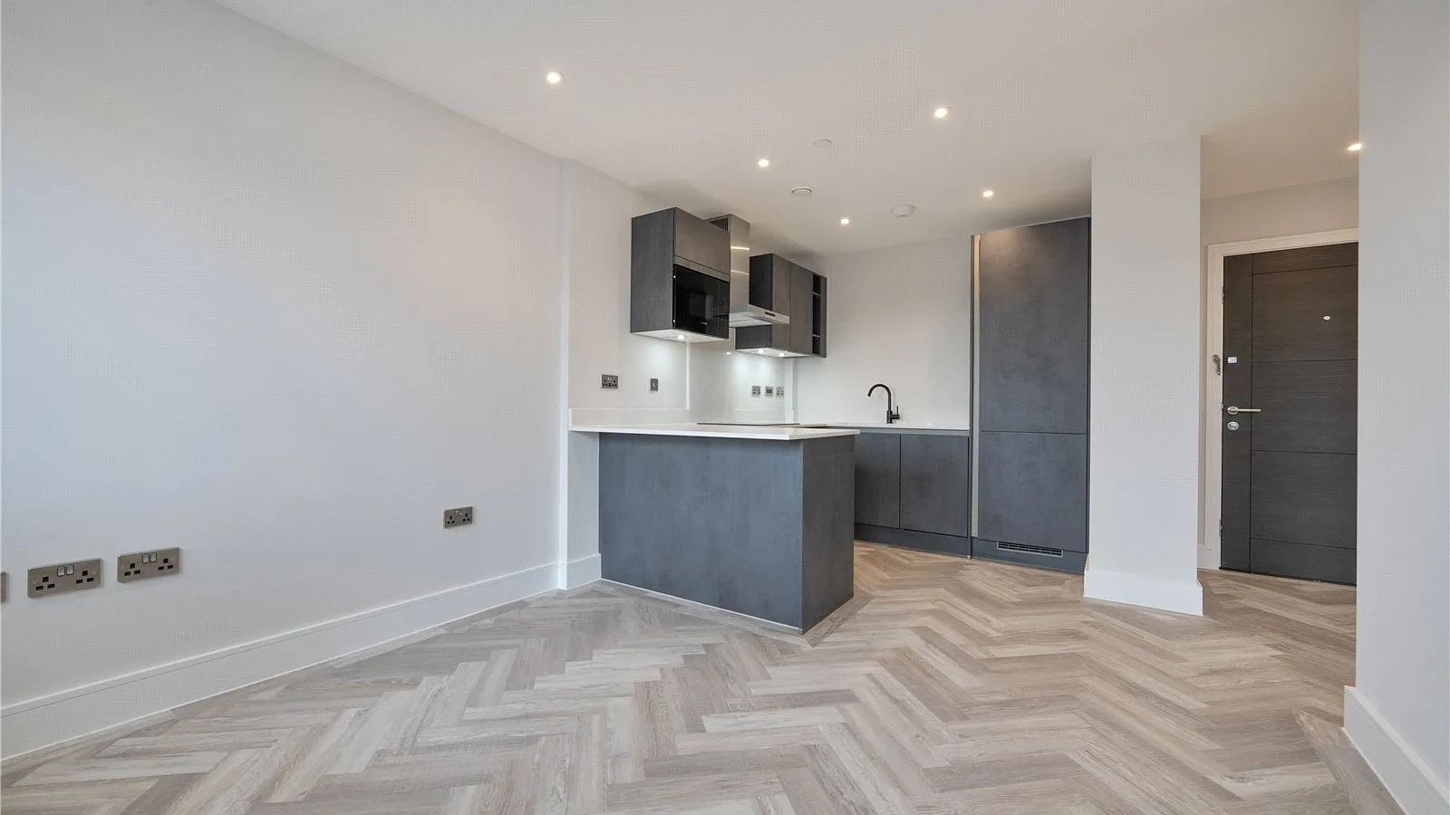 Flat Cockfosters Road in Greater London