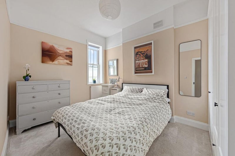 Flat Elmers End Road in Greater London