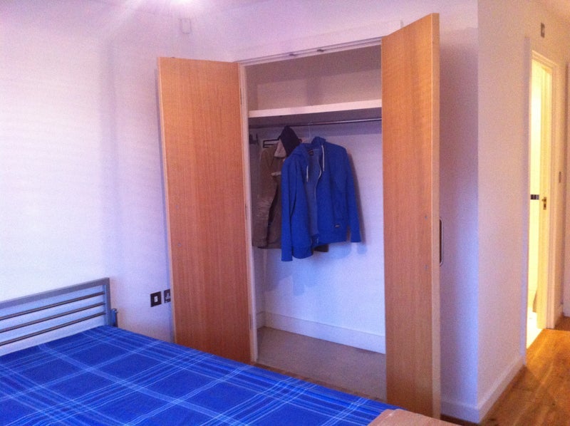 Room Ferndale Road in Greater London