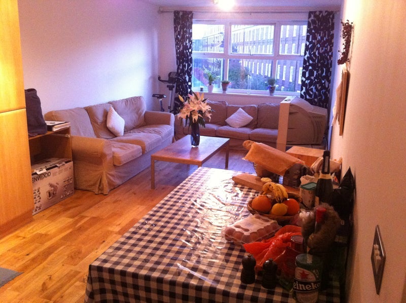 Room Ferndale Road in Greater London