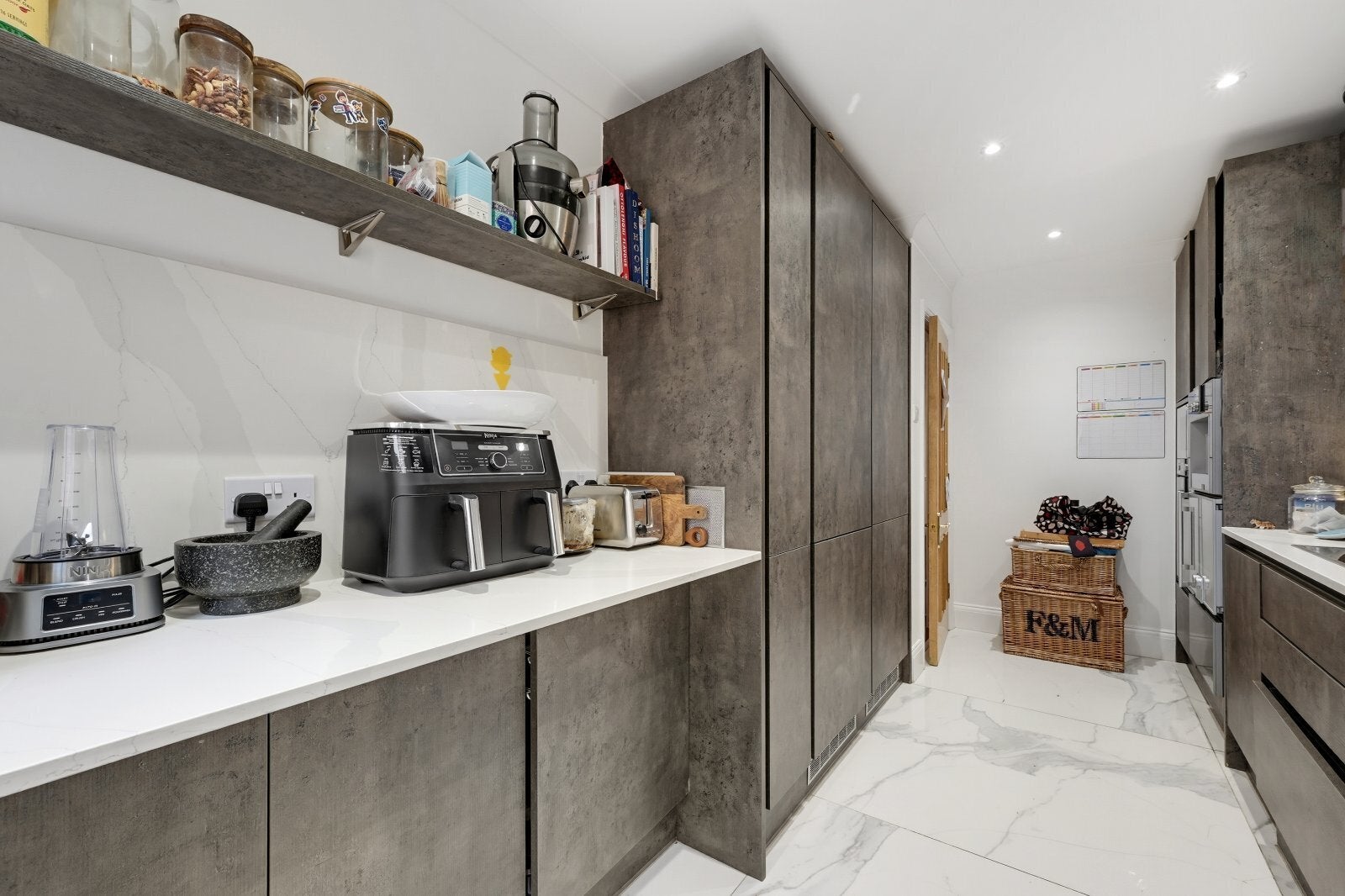Flat Grosvenor Road in City of Westminster