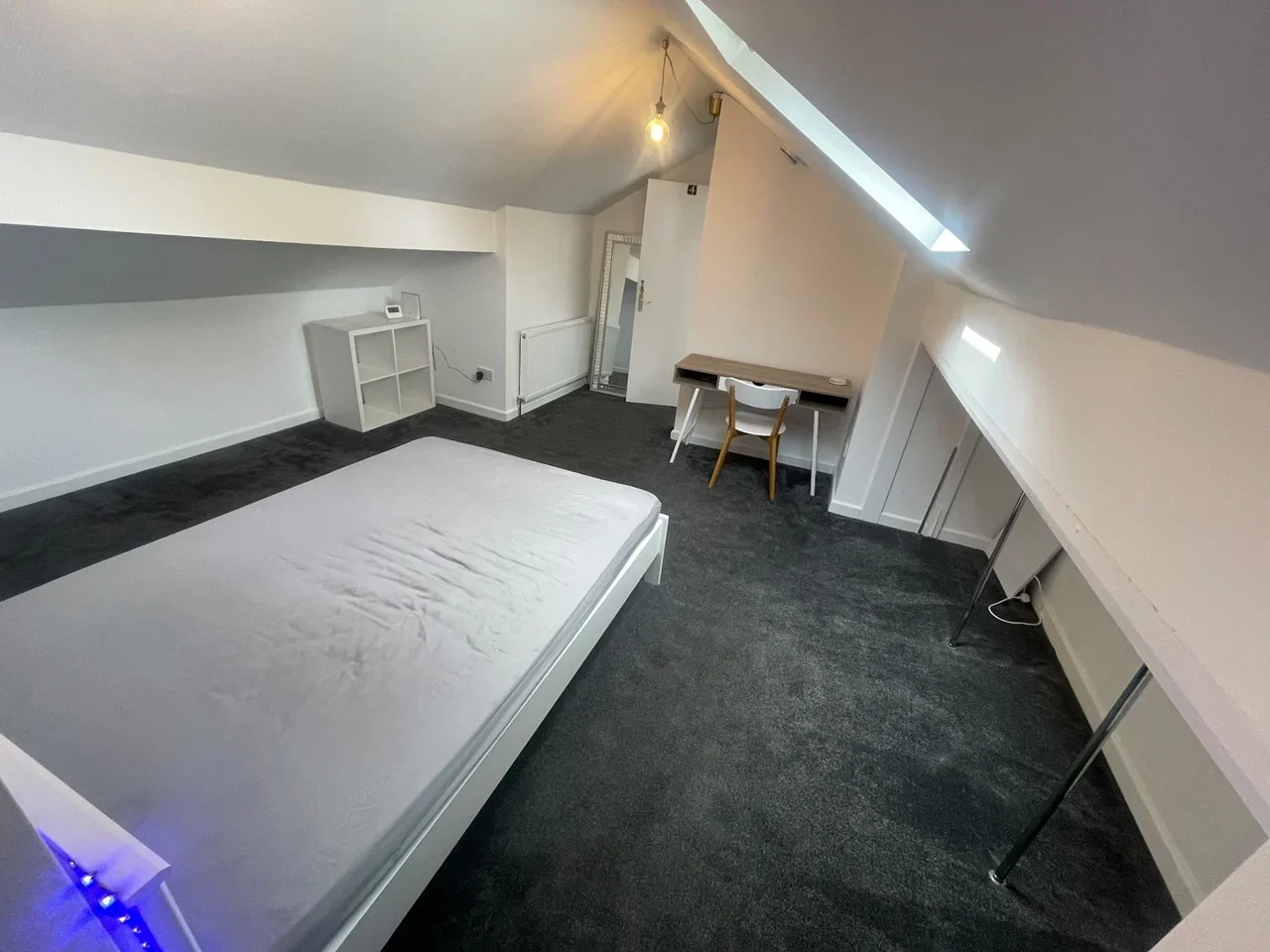 Room Tanshelf Drive in Wakefield