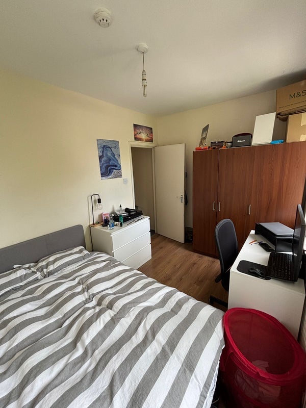 Room Holloway Road in Greater London