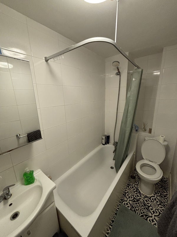 Room Holloway Road in Greater London