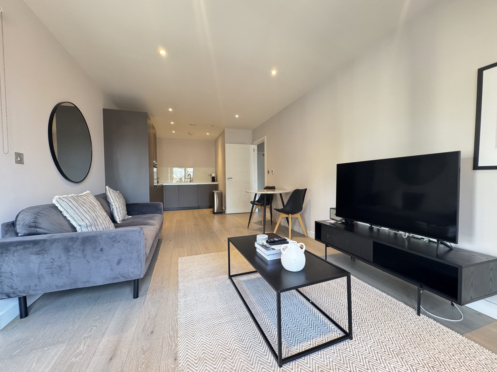 Flat Ufford Street in Greater London