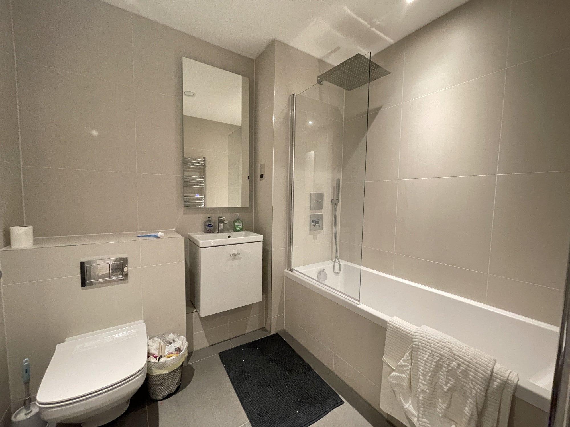 Flat Ufford Street in Greater London
