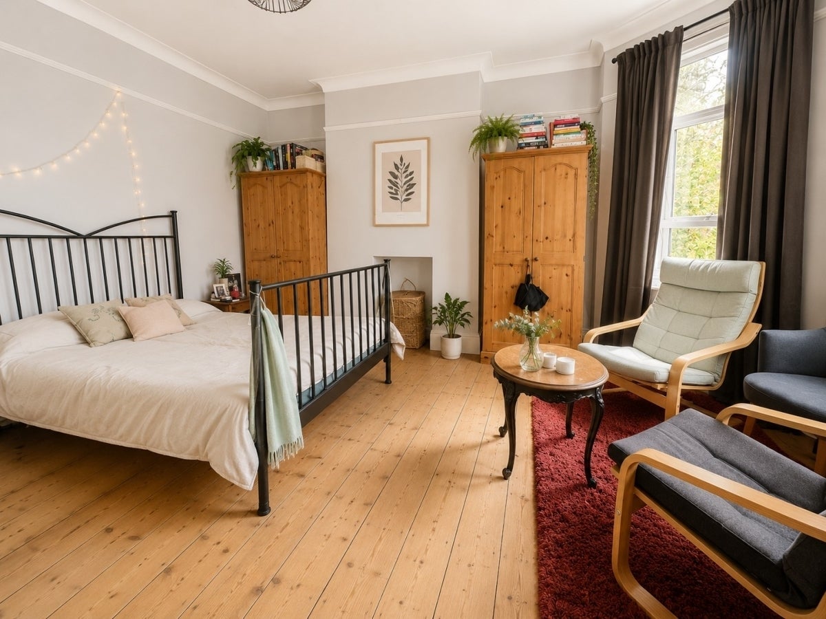 Flat Langham Road in Greater London