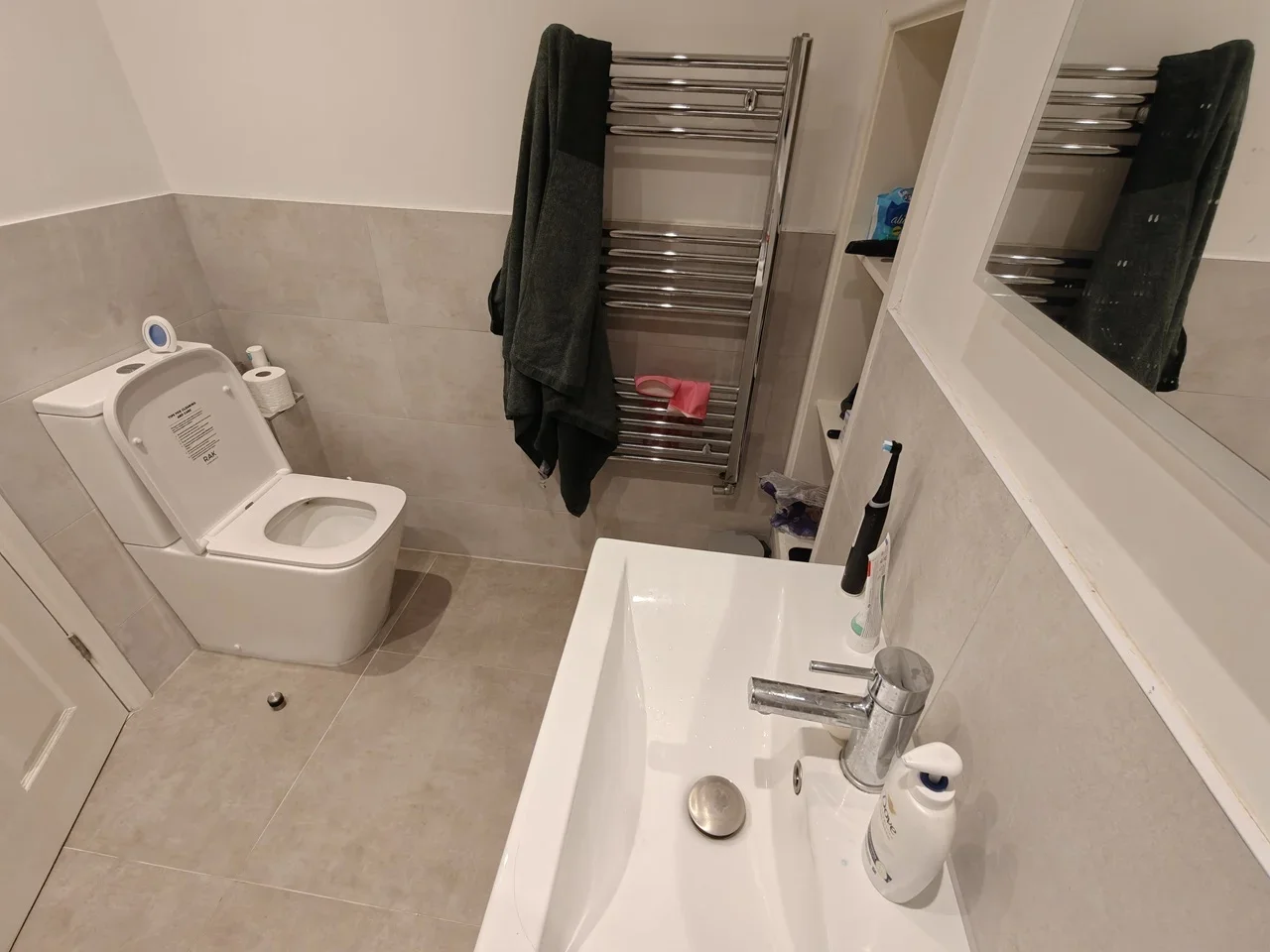 Room The Warren in Greater London