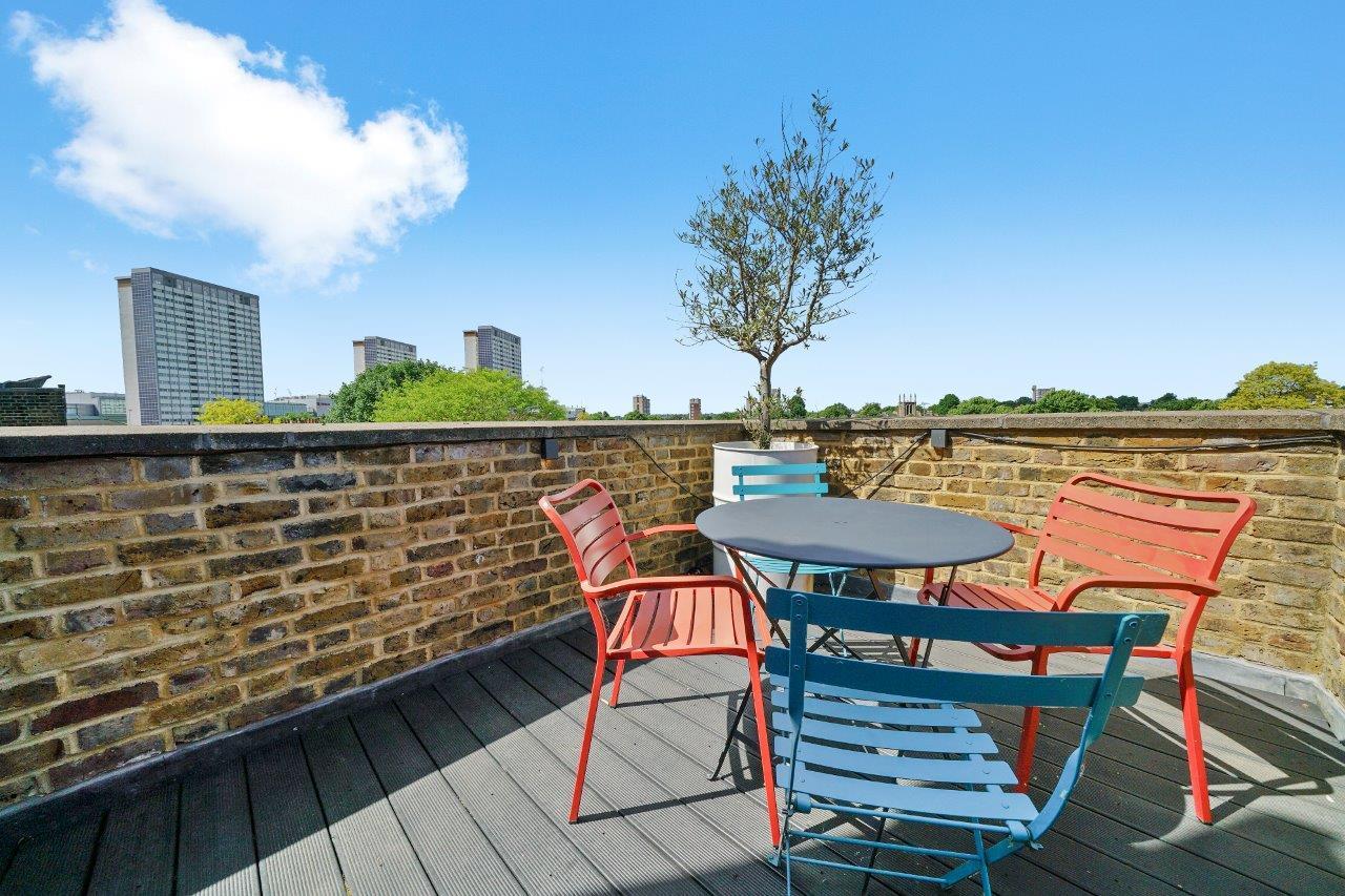 Flat Royal Crescent in Greater London