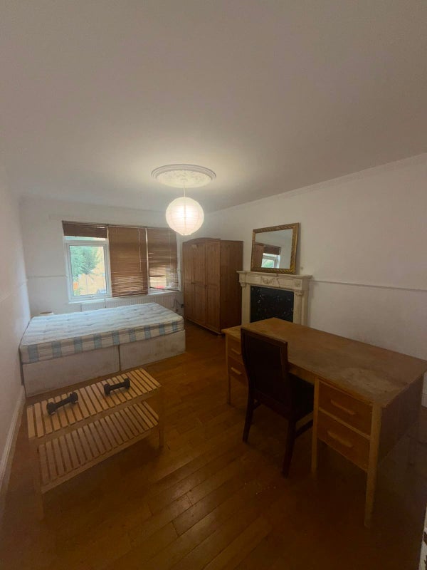 Room Brabazon Street in Greater London