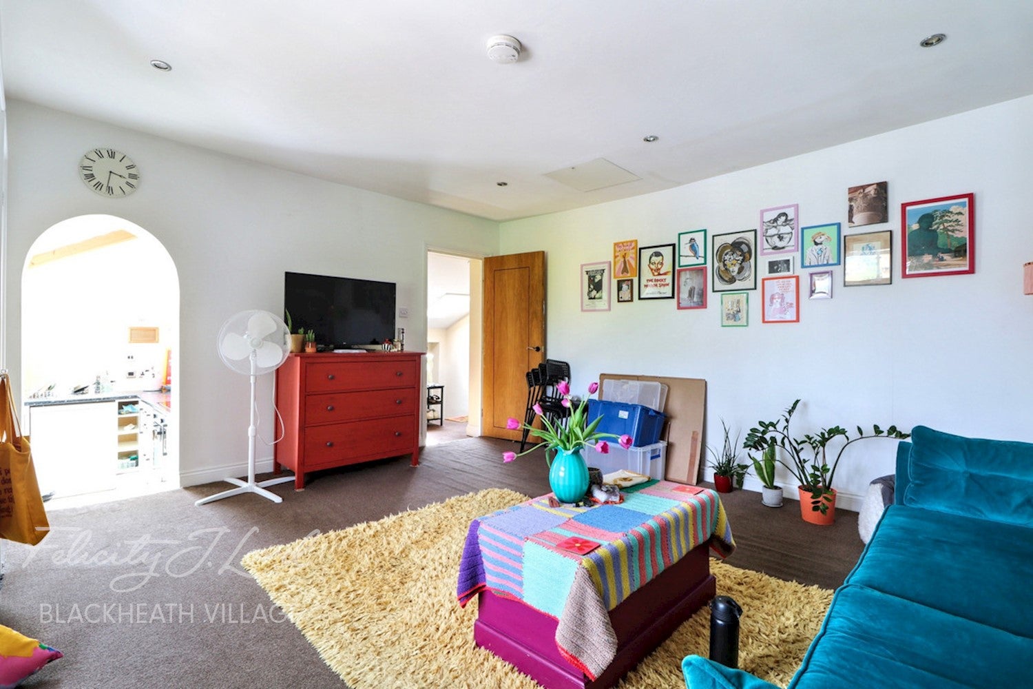 Flat Westcombe Hill in Greater London