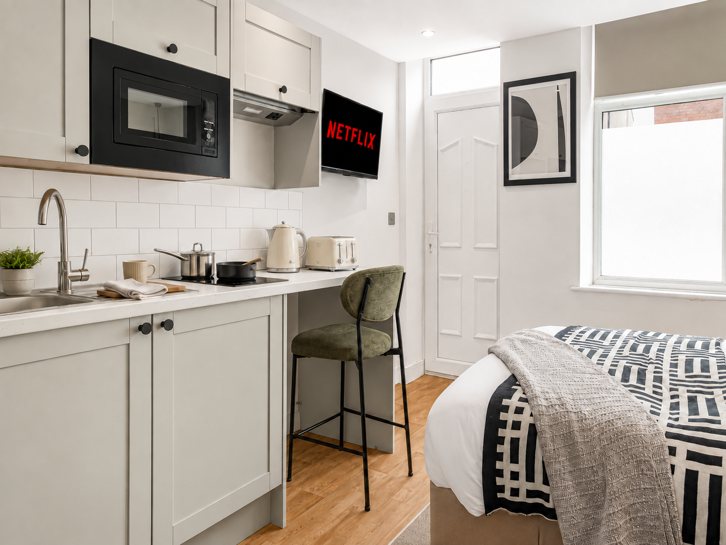 Room Iron Gate in Derby