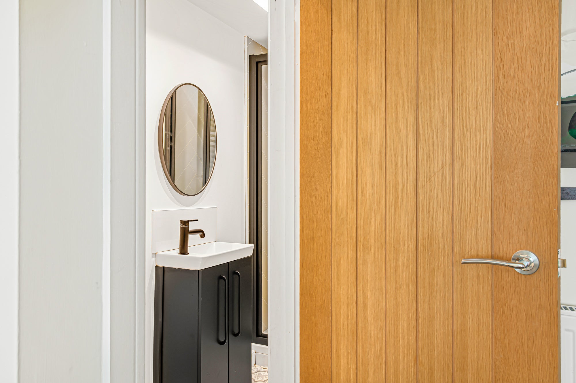Room Iron Gate in Derby