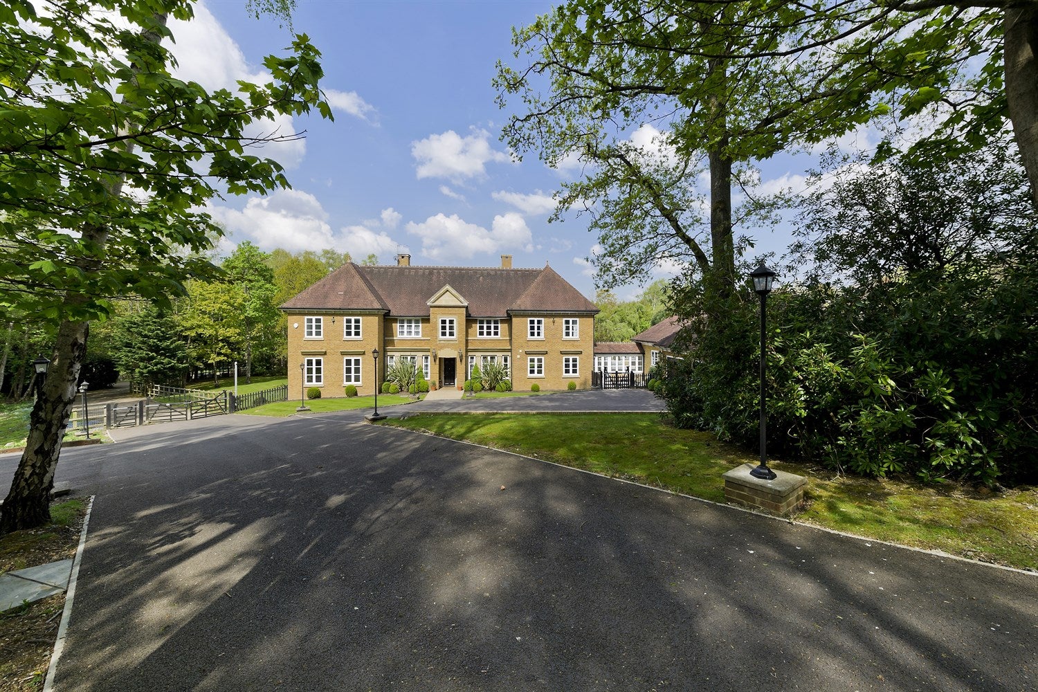 House Guildford Road in Borough of Runnymede