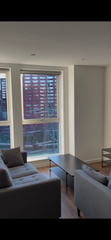 Room Silvertown Way in Greater London