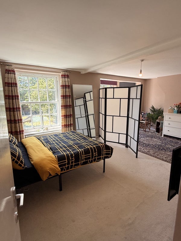 Room Vauxhall Walk in Greater London