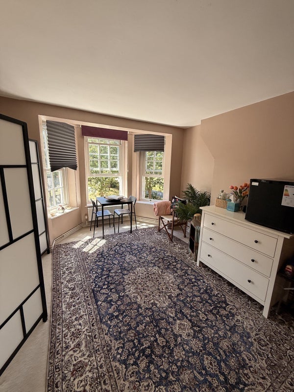 Room Vauxhall Walk in Greater London