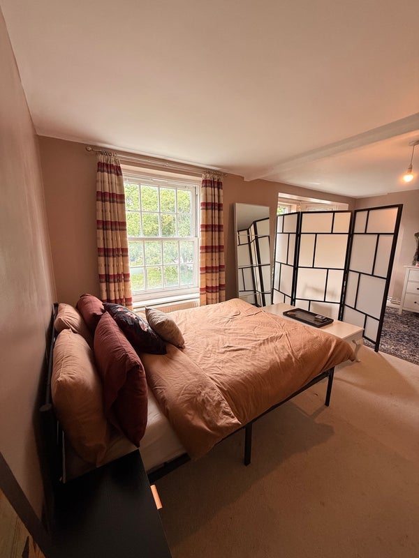 Room Vauxhall Walk in Greater London