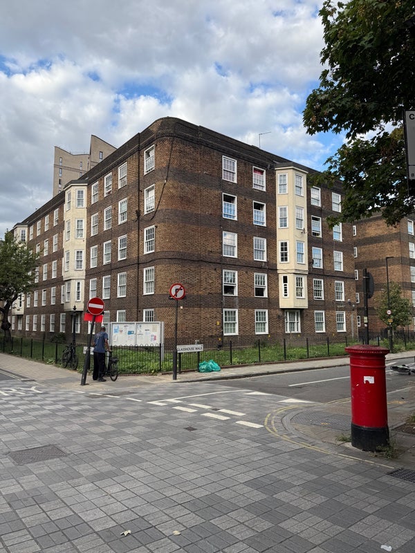 Room Vauxhall Walk in Greater London