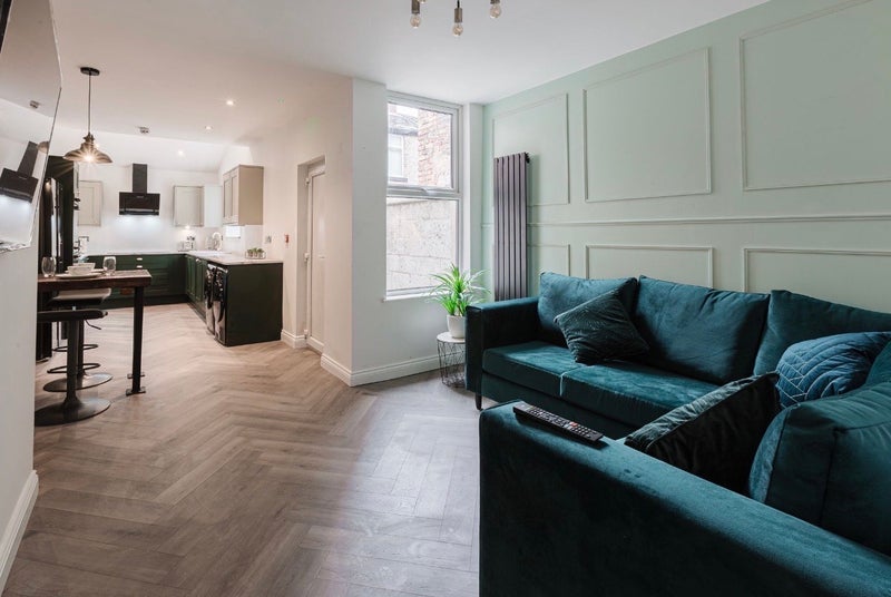 Room Leopold Road in Liverpool