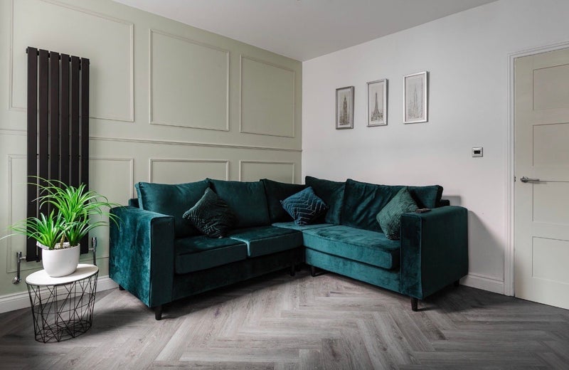 Room Leopold Road in Liverpool