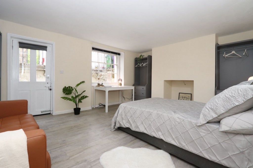 Room Globe Road in Greater London