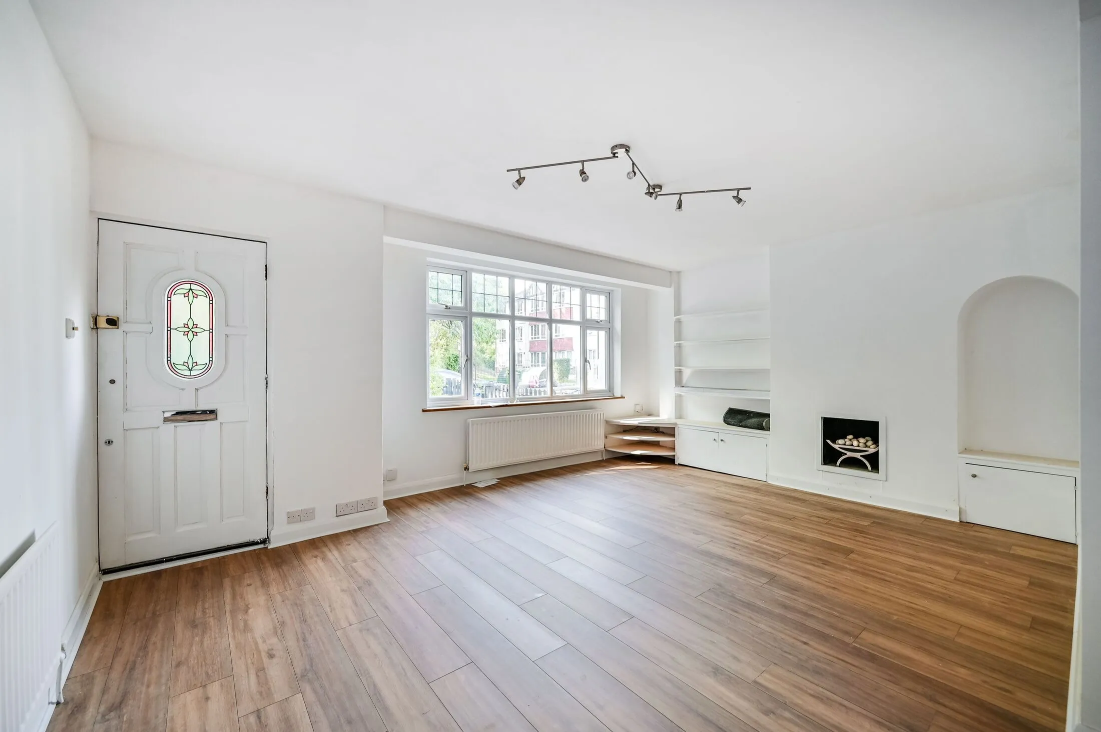 Flat Martin Way in Greater London