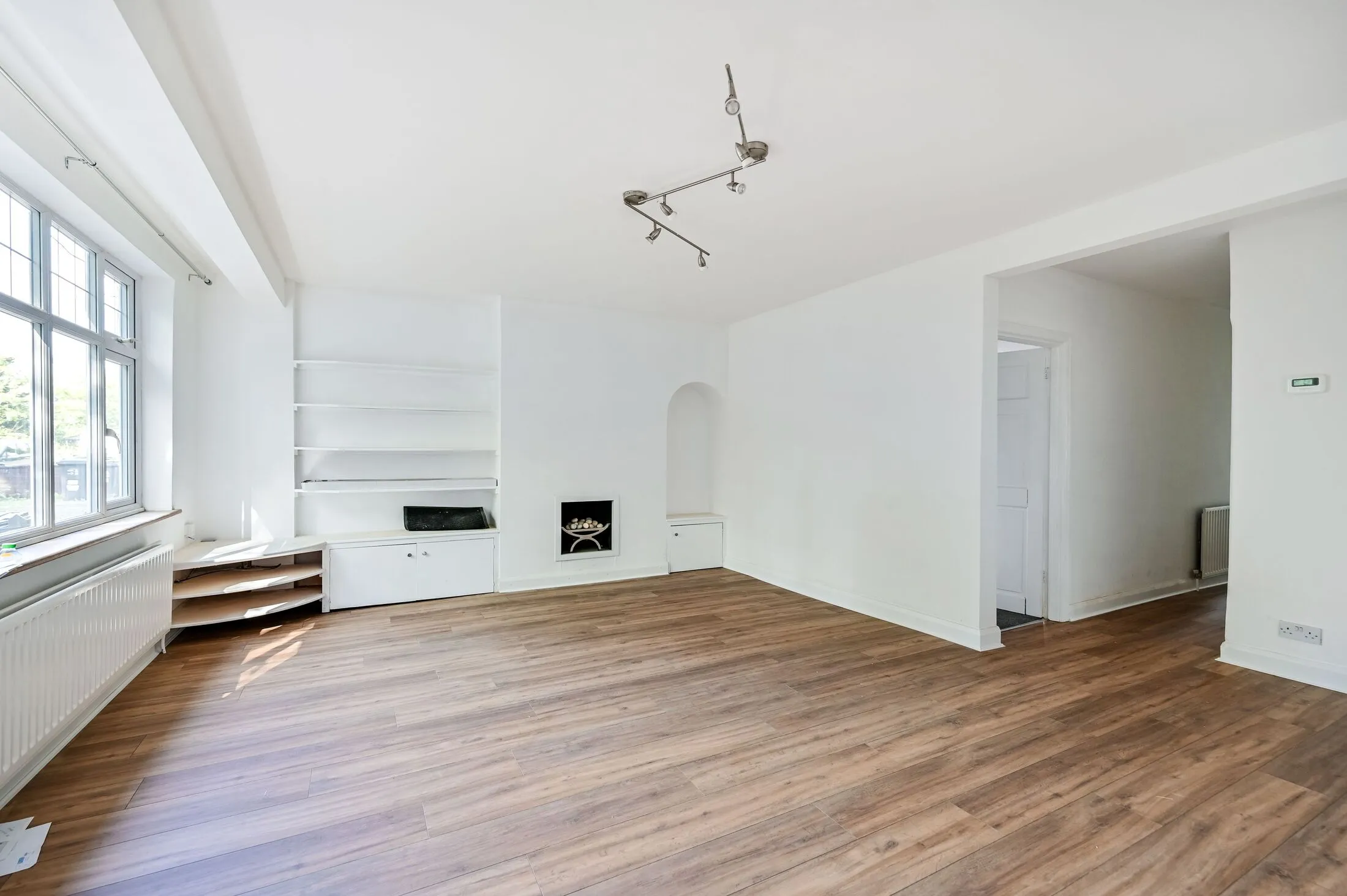 Flat Martin Way in Greater London
