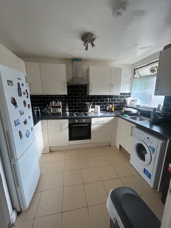 Room Fenwick Place in Greater London