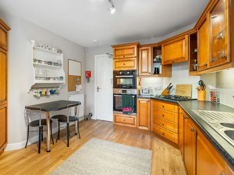 Flat Esdaile Park in City of Edinburgh