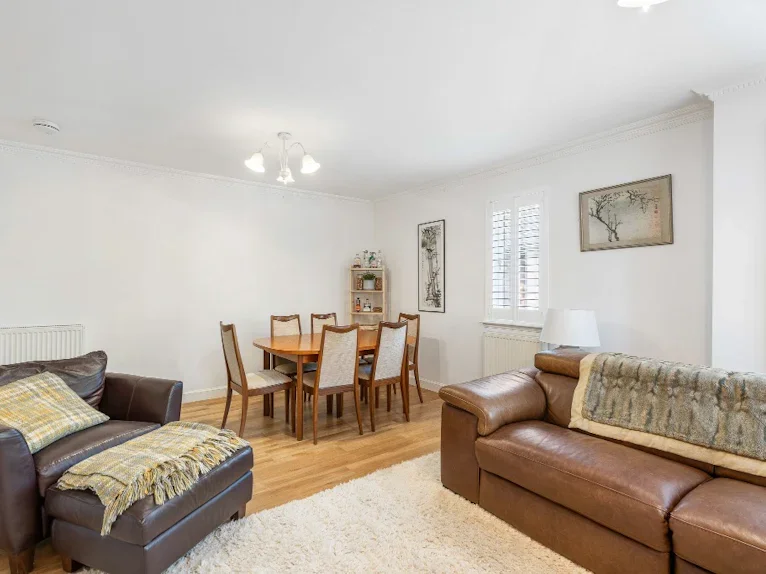 Flat Esdaile Park in City of Edinburgh