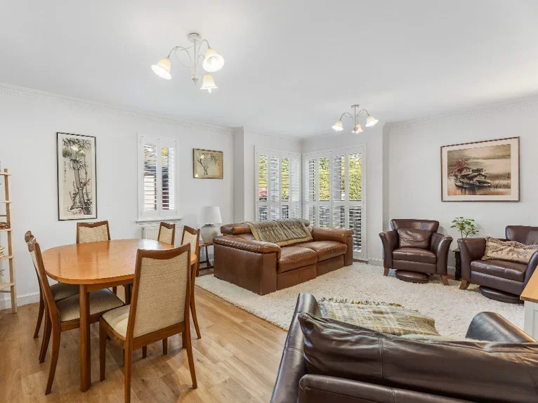 Flat Esdaile Park in City of Edinburgh