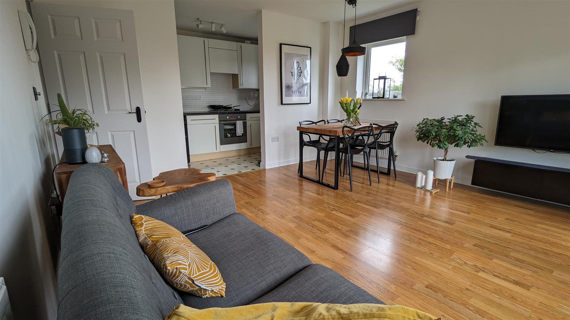 Flat Matfield Close in Ashford