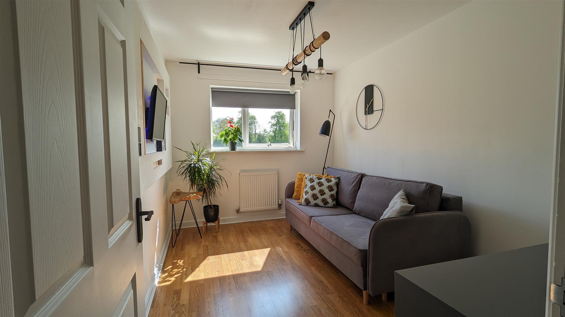 Flat Matfield Close in Ashford