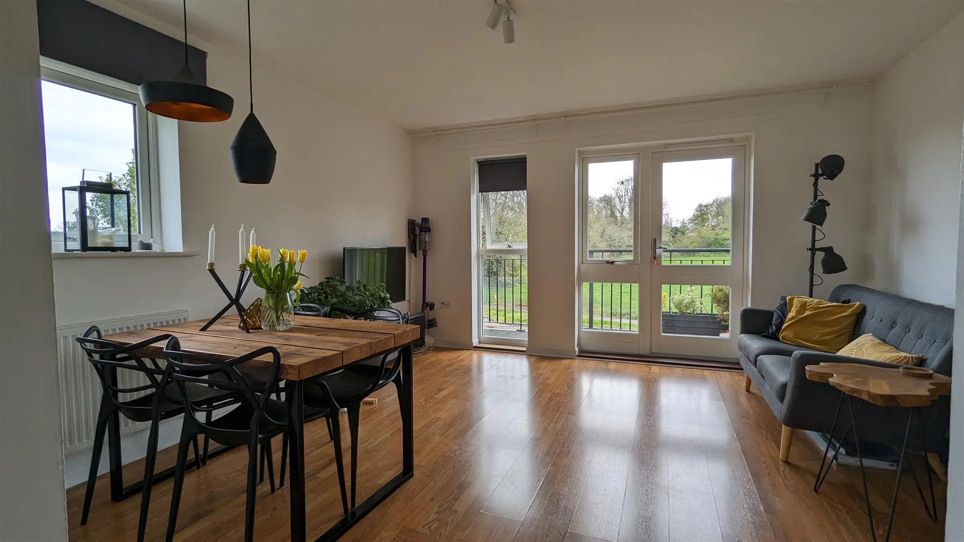 Flat Matfield Close in Ashford