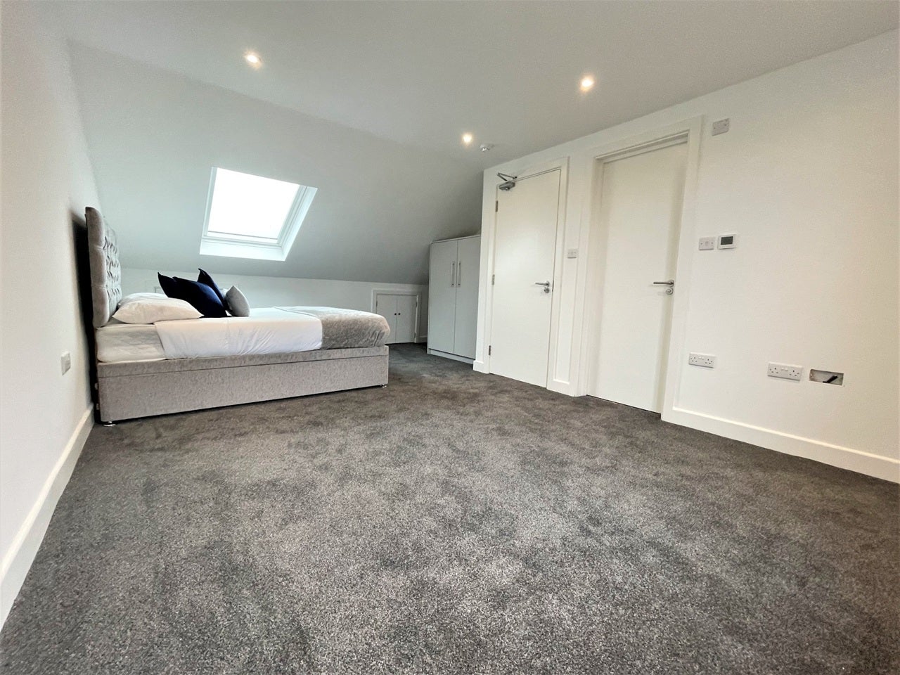 Room Kingsley Road in Greater London