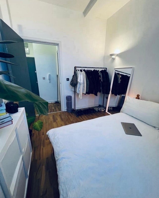 Room Shacklewell Row in Greater London